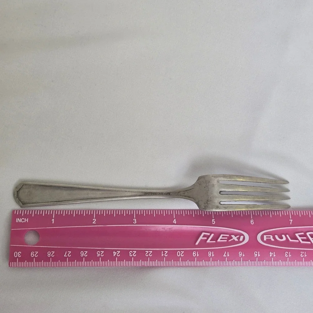 International Silver Avon Pattern Silverplate Forks, Set of‎ 3, 7